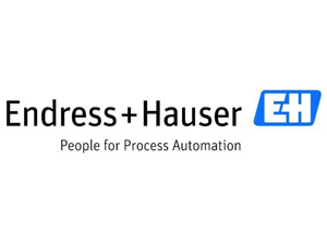 schwarzer Schriftzug Endress+Hauser: People für Process Automation, blaues Logo E+H daneben